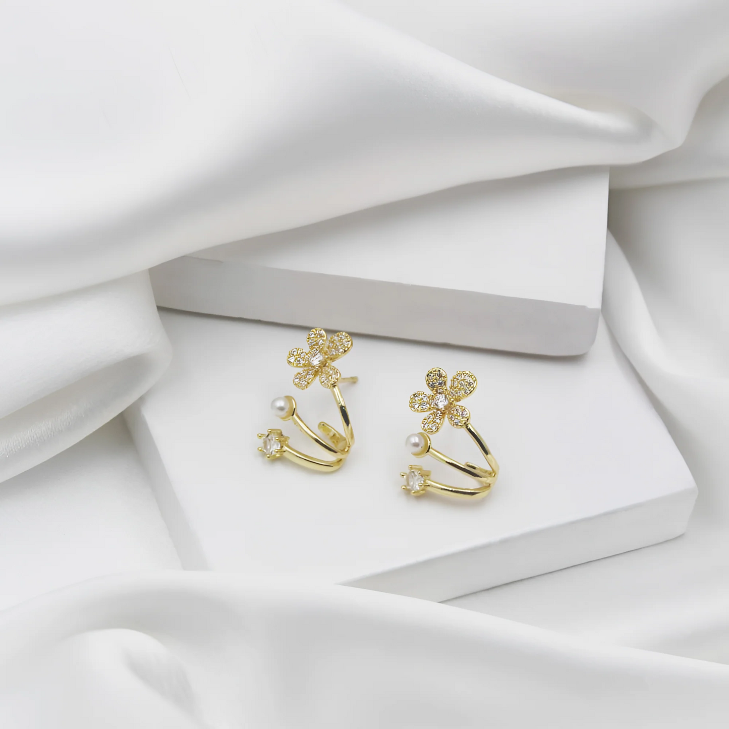 Golden Flora Pearl Earrings