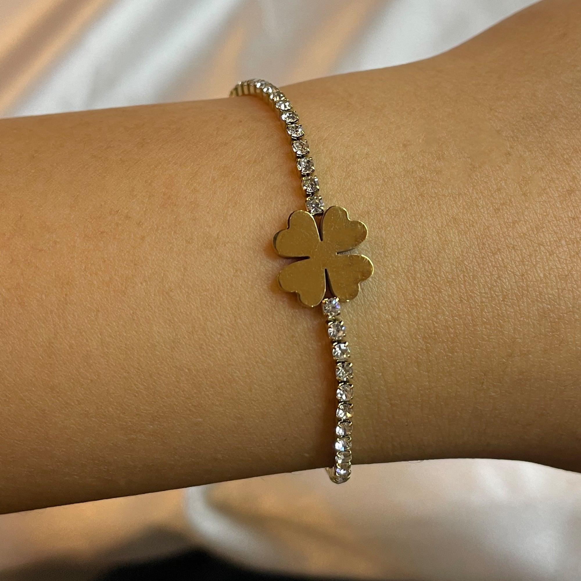 Zychon Four Leaf Clover Anti-Tarnish Bracelet – Gold