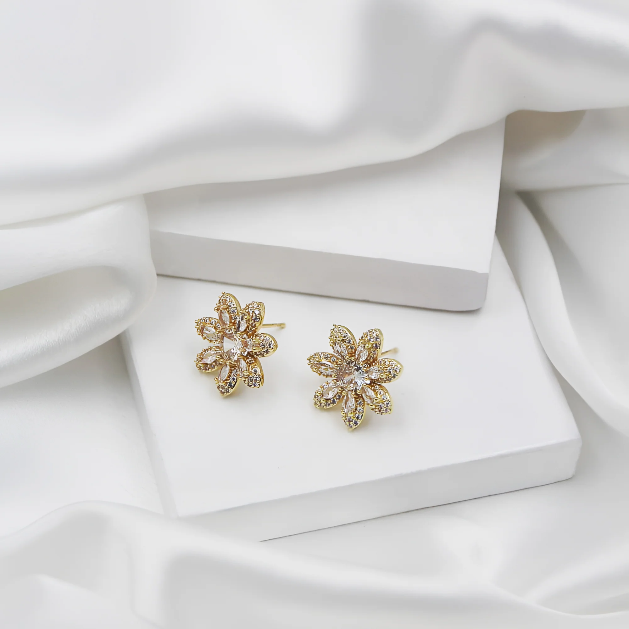 Celestia Flora Sparkle Studs