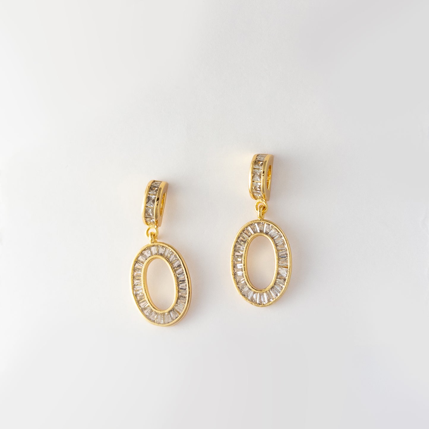 Elegant envy oval earrings