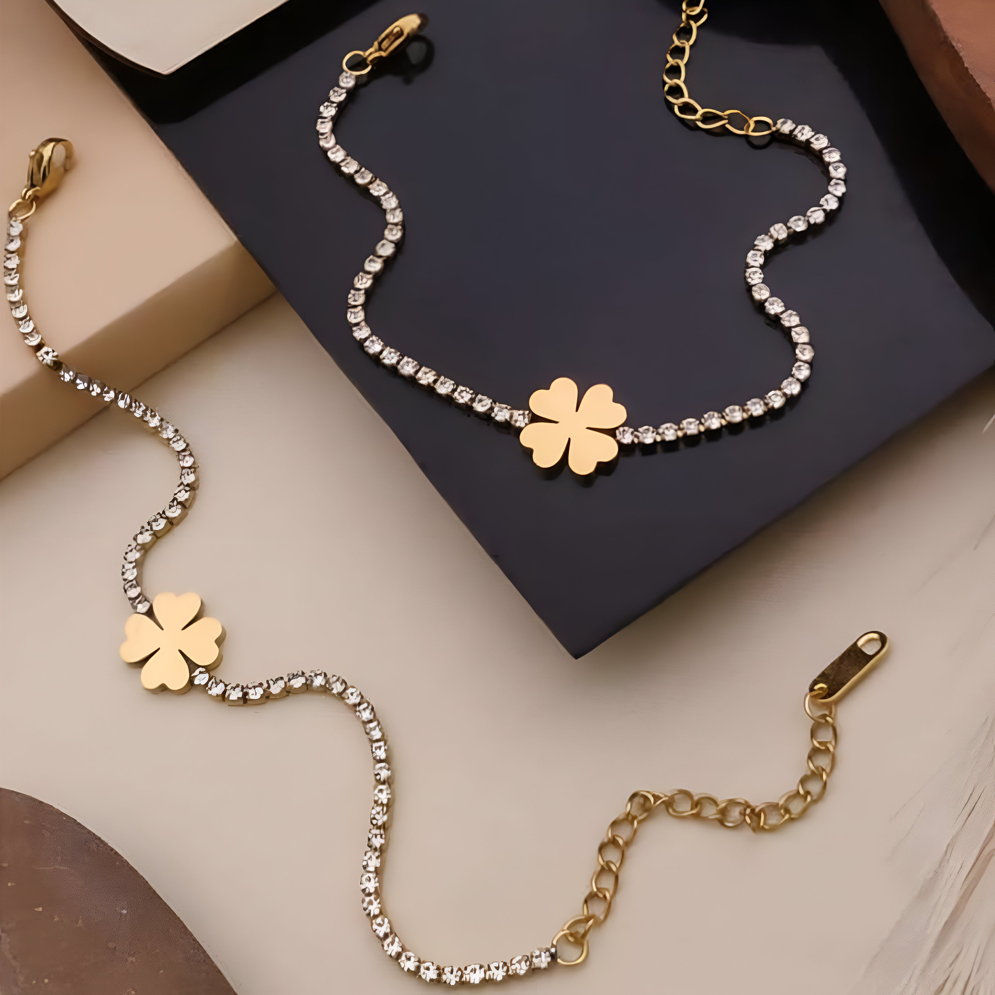 Zychon Four Leaf Clover Anti-Tarnish Bracelet – Gold